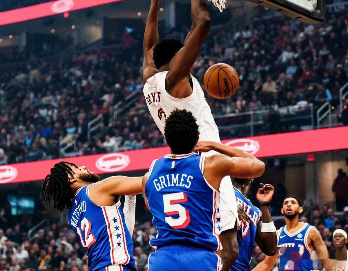 亚博体育-包含今晨上海久事绝杀压哨纽约尼克斯复出首秀备战NBA季后赛，现场解说直呼：集结日密尔沃基雄鹿备战意甲的词条-亚博体育